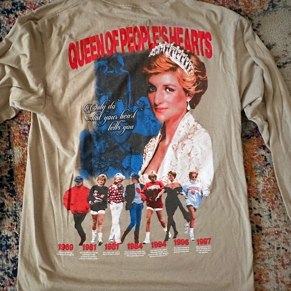 Princess Diana oversized tee from Moby Thrift - Picture 3 of 4
